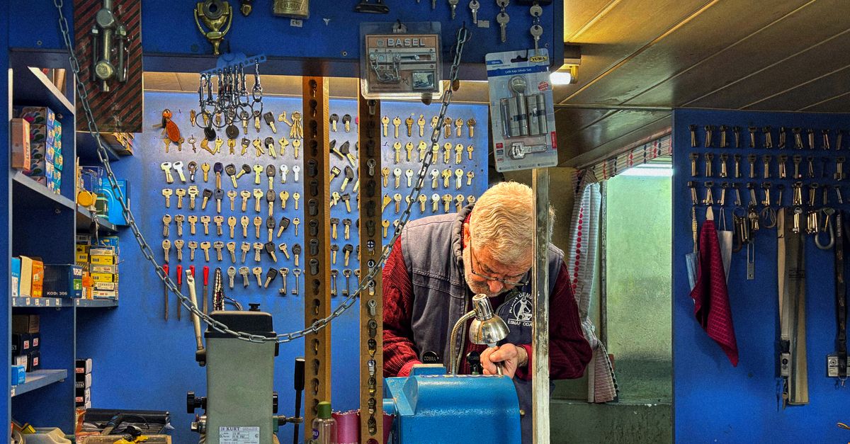 What Is a Locksmith Call-Out Fee and Why It Exists — Pine Lake Locksmith