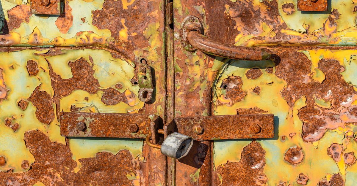 Signs Your Door Knob Lock Needs Replacing, Not Just Repairing — Pine Lake Locksmith